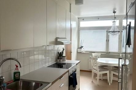 Möblerat rum i Solna nära T-bana