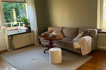 Välplanerad 2:a med balkong i Bromma