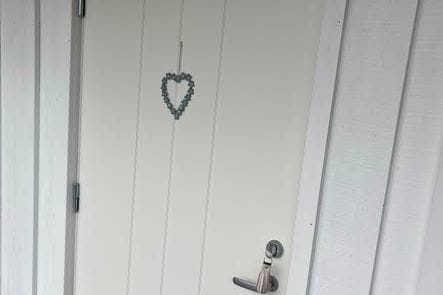 Möblerad minilägenhet i Övre Tjärna