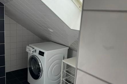 Fräsch vindslägenhet nära centrum