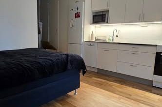 Fräsch etta med uteplats i Ursvik