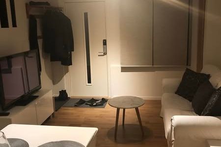 Möblerad 1:a i villa, nära pendel Kista