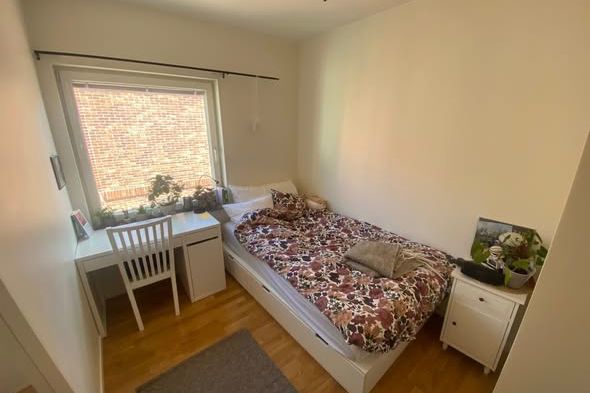 Möblerat rum i Rosendal i sommar