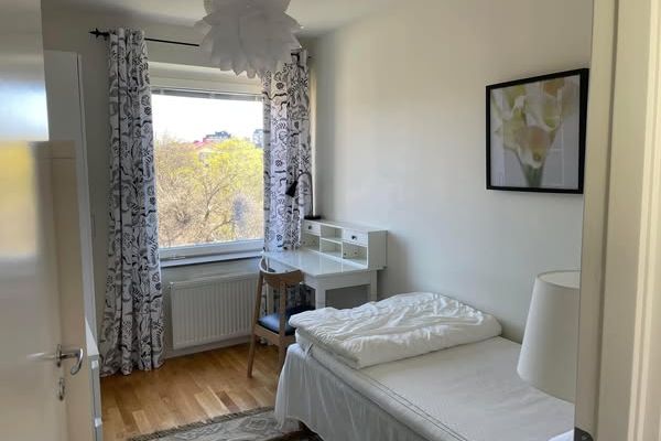 Möblerat rum i Råsunda – Nära allt!
