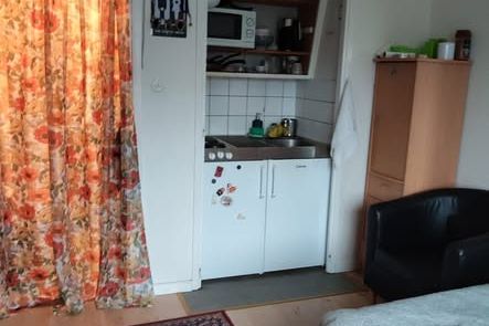 Möblerad etta i Solna C, maj–sept
