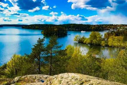 Möblerat rum med sjöutsikt i Örnsberg