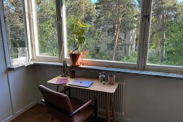 Mysig 2:a med balkong i Hammarbyhöjden