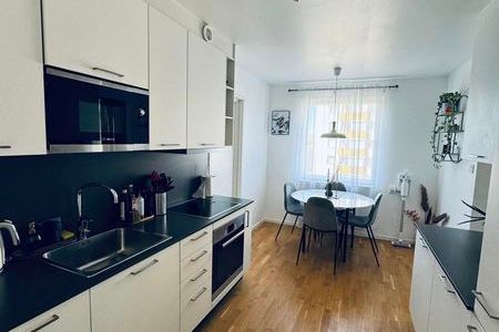 Nyrenoverad tvåa med balkong i Näsbypark