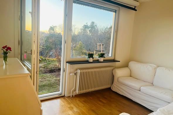 Mysig 2,5a i Nacka med uteplats