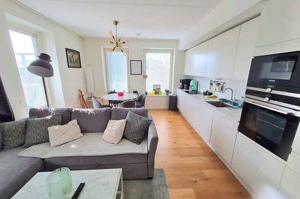 Modern 2:a med balkong i Sundbyberg