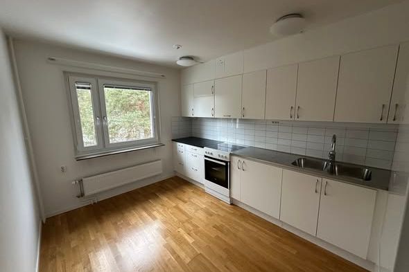2 rok 61 kvm med hiss i Västerås