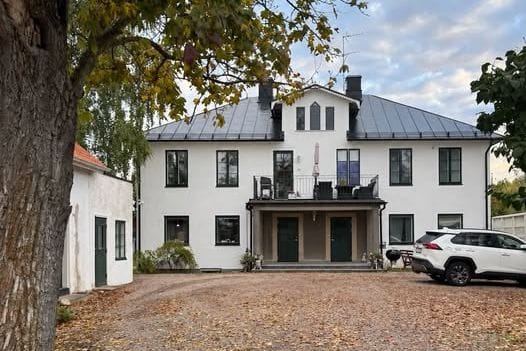 Rymlig 4:a på 100 kvm nära pendeln