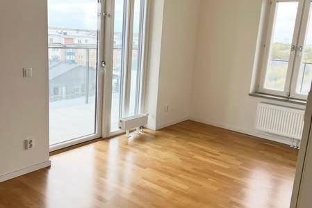 Nyprod 2:a med stor balkong & utsikt