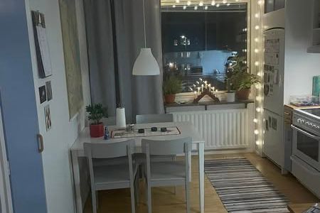 Möblerad etta i Eslöv med balkong & piano