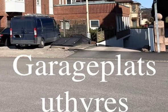 Garageplats centralt – 1:a hand