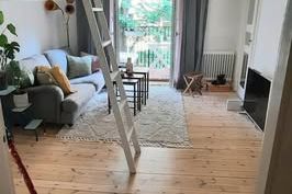 Charmig 1:a vid Ersta med balkong