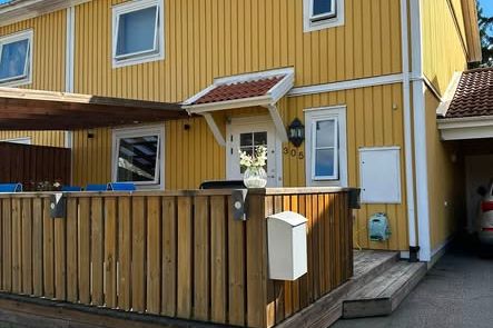 Rådjursvägen 305, Tumba
