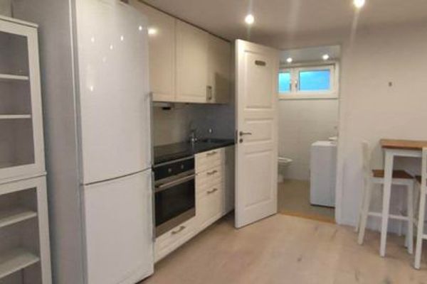 Charmig villa-svit i lugna Upplands Väsby
