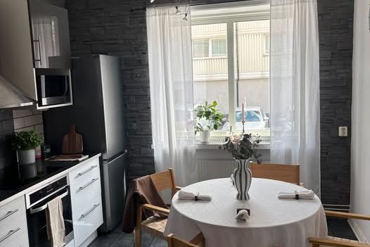 Fin 46 kvm nära centrum & Högskolan