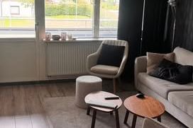 Rymlig 2:a med inglasad balkong i Eriksberg