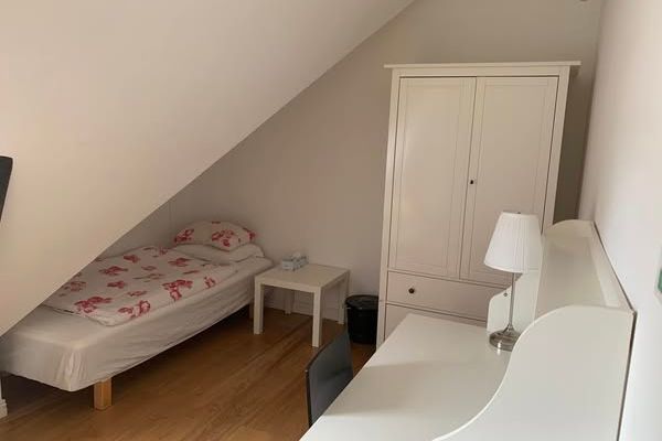 Rooms on Quiet Farm Near Lund Center