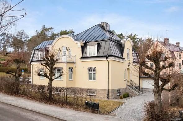 Charmig vindslägenhet, 2 rok Södertälje