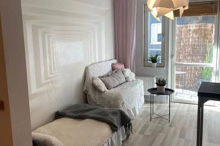 Central etta i Linköping med balkong