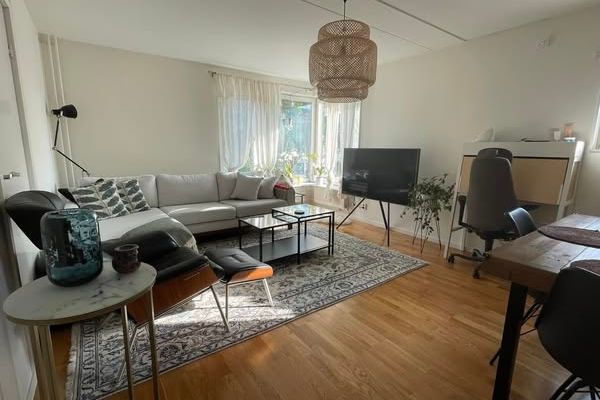 Rymlig 2,5:a nära Kista Galleria