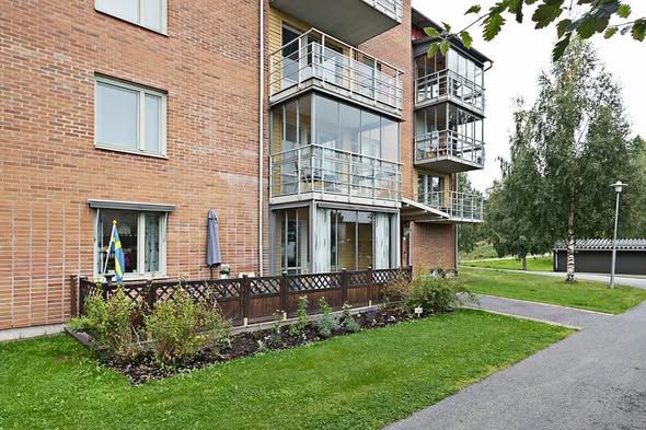 Rymlig 2:a m. uteplats nära universitetet