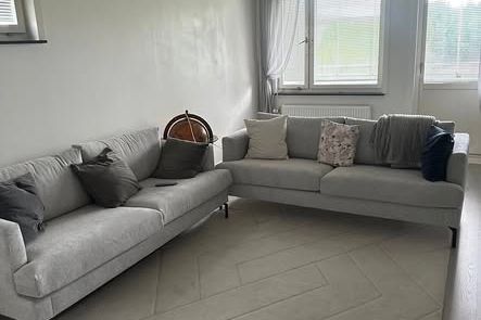 Modern 3:a i Tensta med inglasad balkong