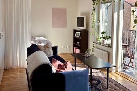 Nybyggd 2:a i Bandhagen m balkong