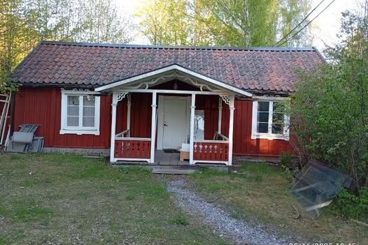 Charmig stuga med pendlingsläge