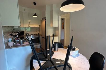 Möblerad 2:a med balkong i Huddinge