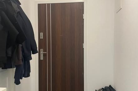 Modern 2:a nära Kävlingeån & tåg