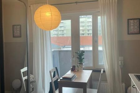 Studentetta i Spånga med balkong & gym