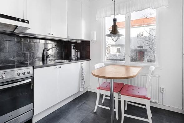 Ljus tvåa med uteplats i Olsbacka