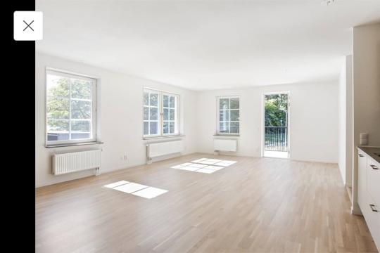 5 rok i Dalénum, el-garageplats, balkong, sjöutsikt