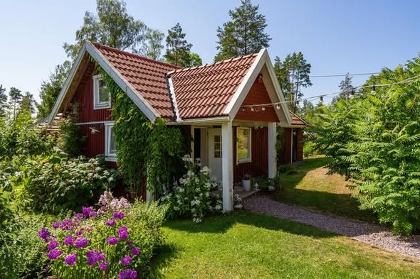 Mysig lantstuga 1 mil norr om Uppsala