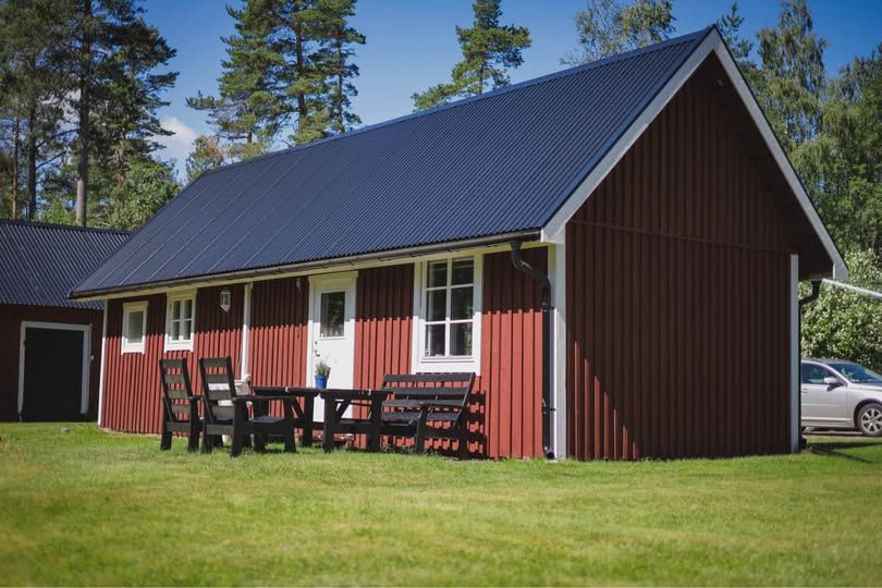 Nyrenoverad stuga i Hökensås