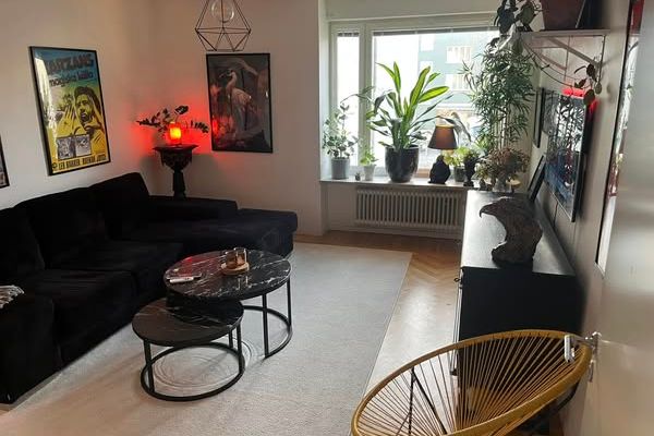 Stort rum med egen toalett i Bagarmossen