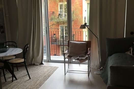 Modern etta med balkong och gym i Kungsholmen