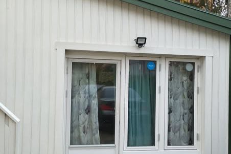 Charmig gäststuga i Segeltorp nära allt