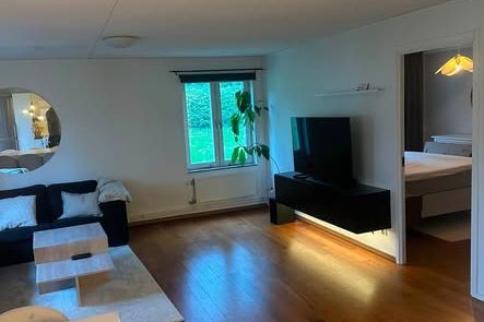 2:a i Älta med stor altan & parkering