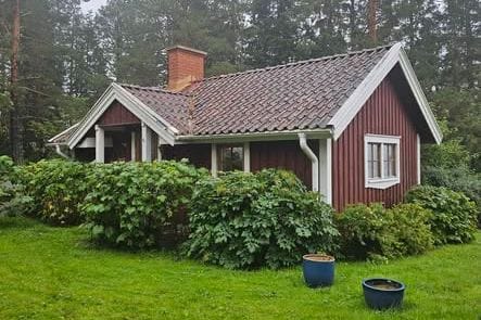 Stuga uthyres nära Valla centrum