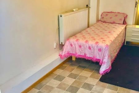 Charmig 1:a med egen ingång i Skärholmen
