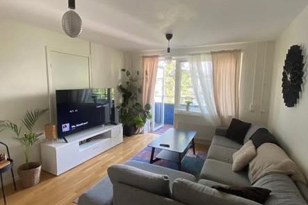 Central 2:a i Husby med balkong