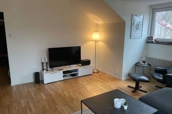 Möblerad 2:a i Stavre nära centrum