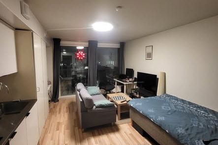 Nybyggd ljus etta med balkong i Täby