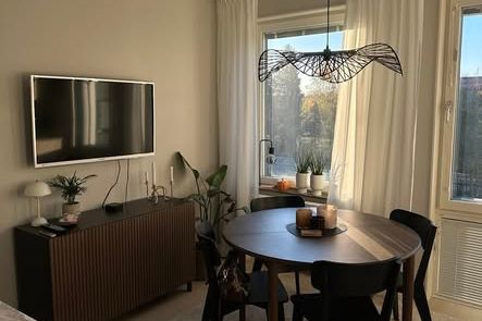 Möblerad 1:a nära universitetet