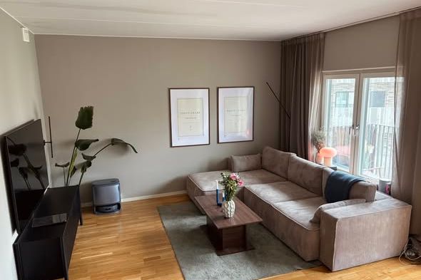 Ljus 2:a i Nacka med garage & laddbox